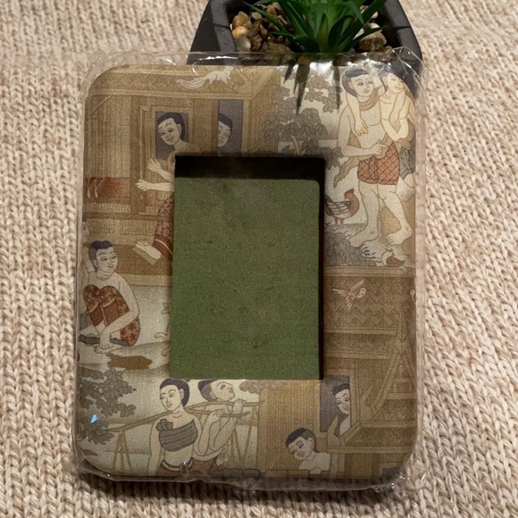 Other - 🤗NWT Jim Thompson Silk Picture Frame